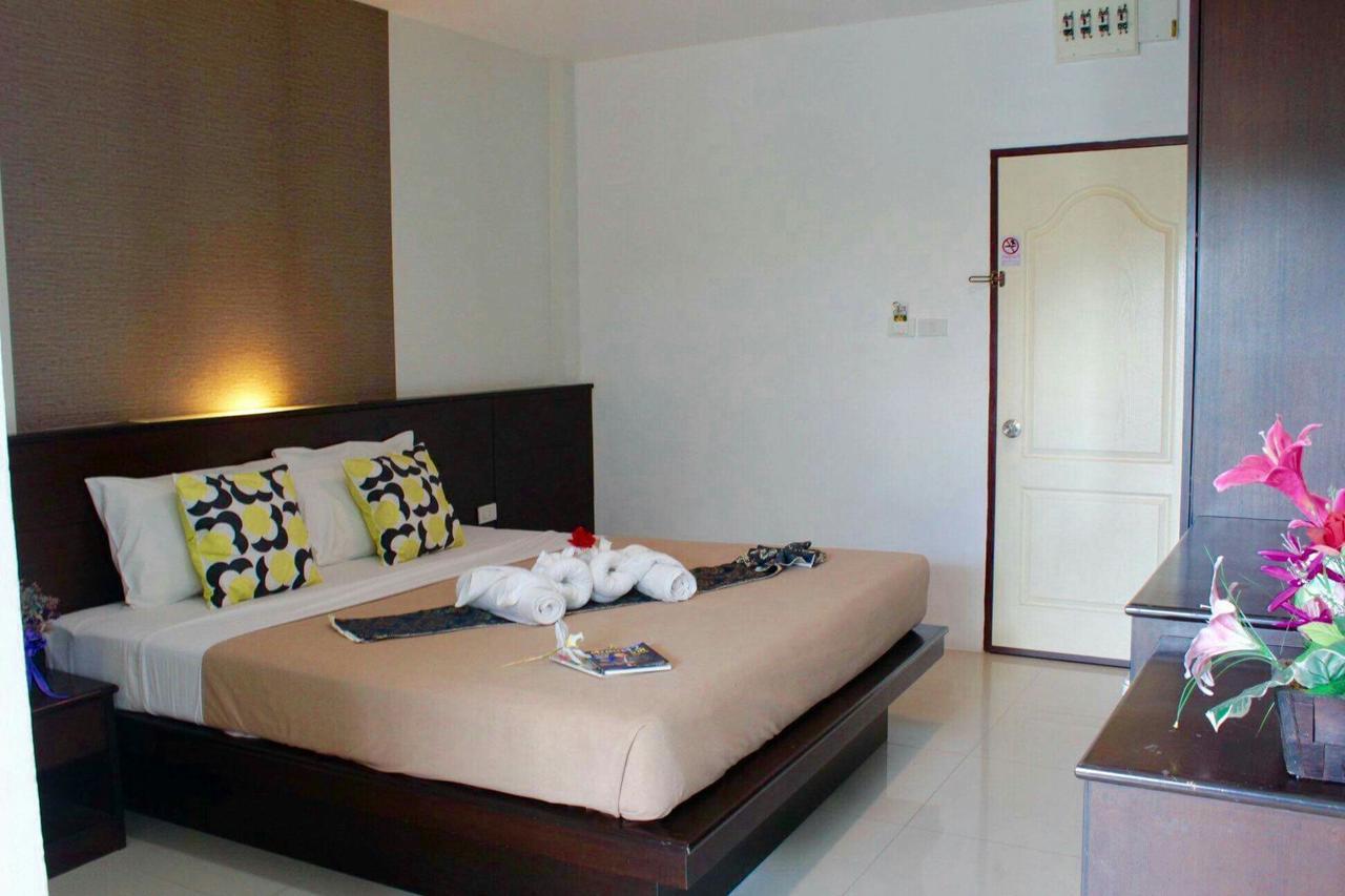 Phuthara Mansion Lägenhet Phuket Exteriör bild